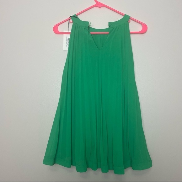 THML Halter Pleated Top Green NWT Size Small - Picture 4 of 10